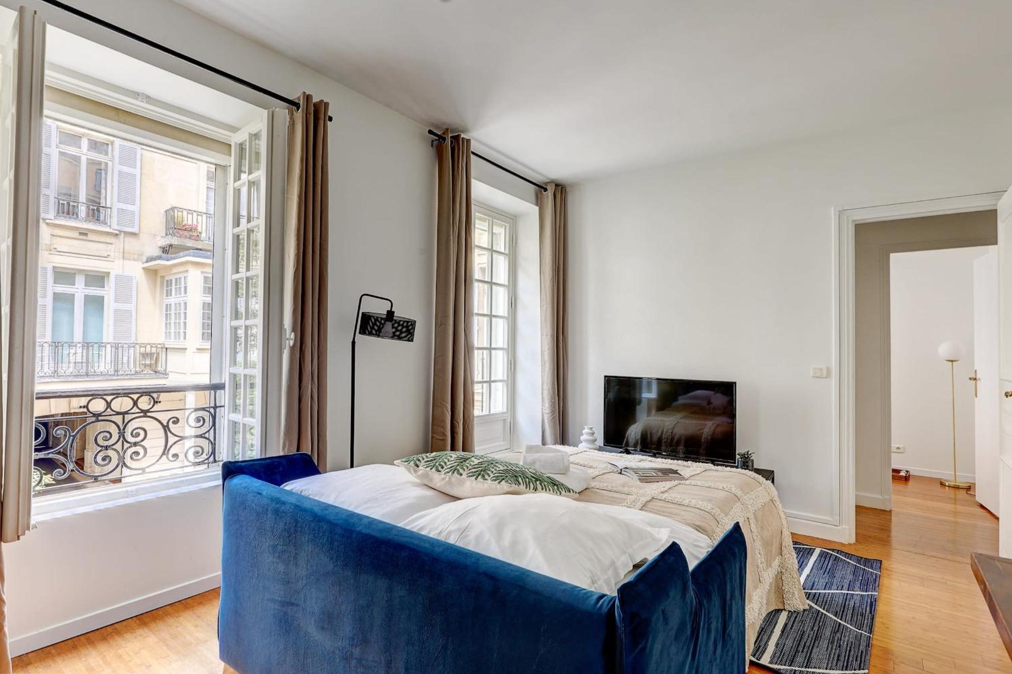 Champs-Elysees - 2Br With Balcony - Cityapartmentstay Parigi Esterno foto