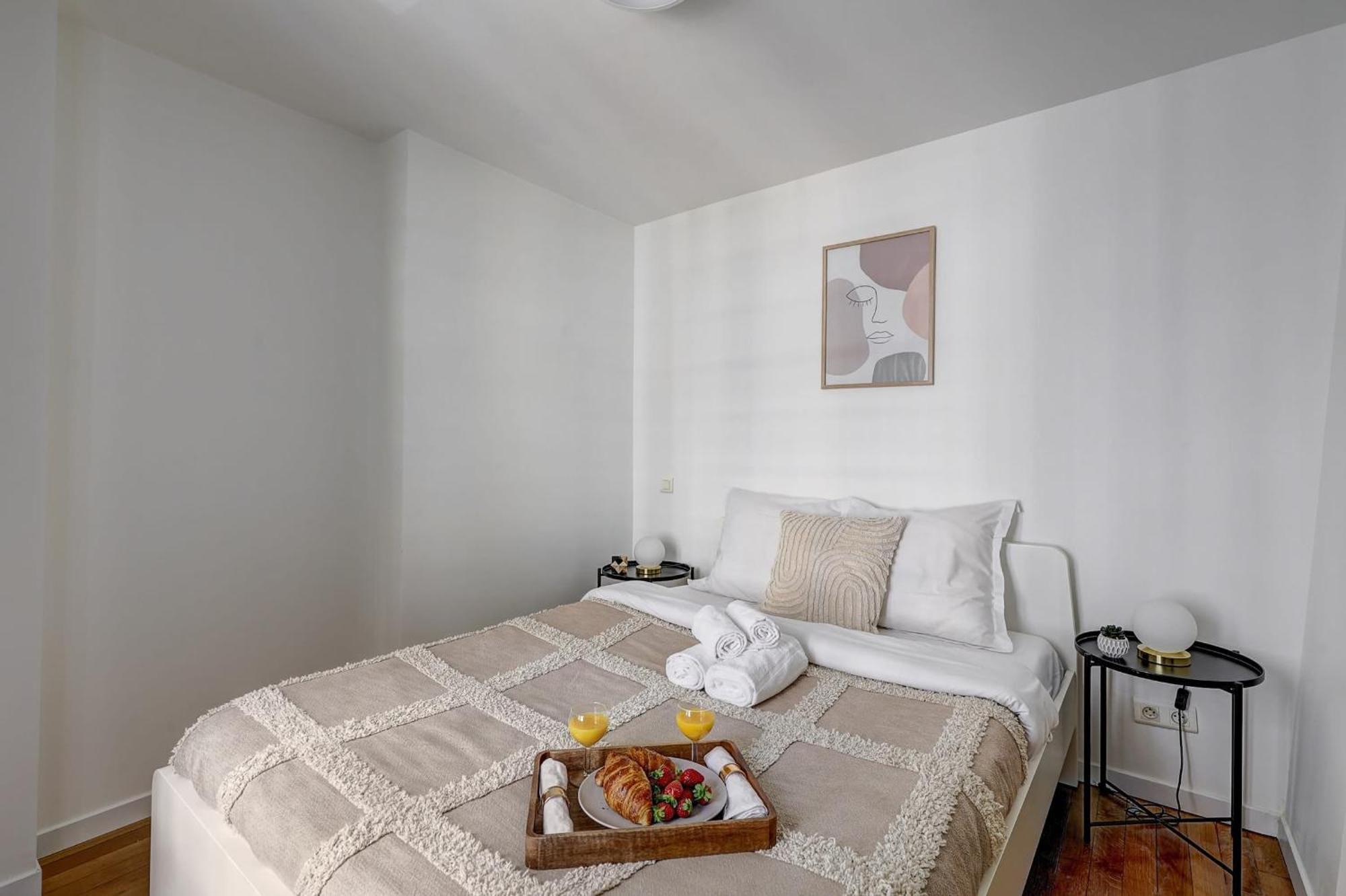 Champs-Elysees - 2Br With Balcony - Cityapartmentstay Parigi Esterno foto