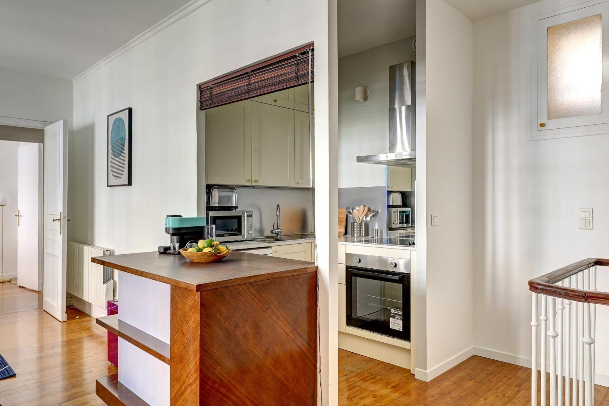 Champs-Elysees - 2Br With Balcony - Cityapartmentstay Parigi Esterno foto
