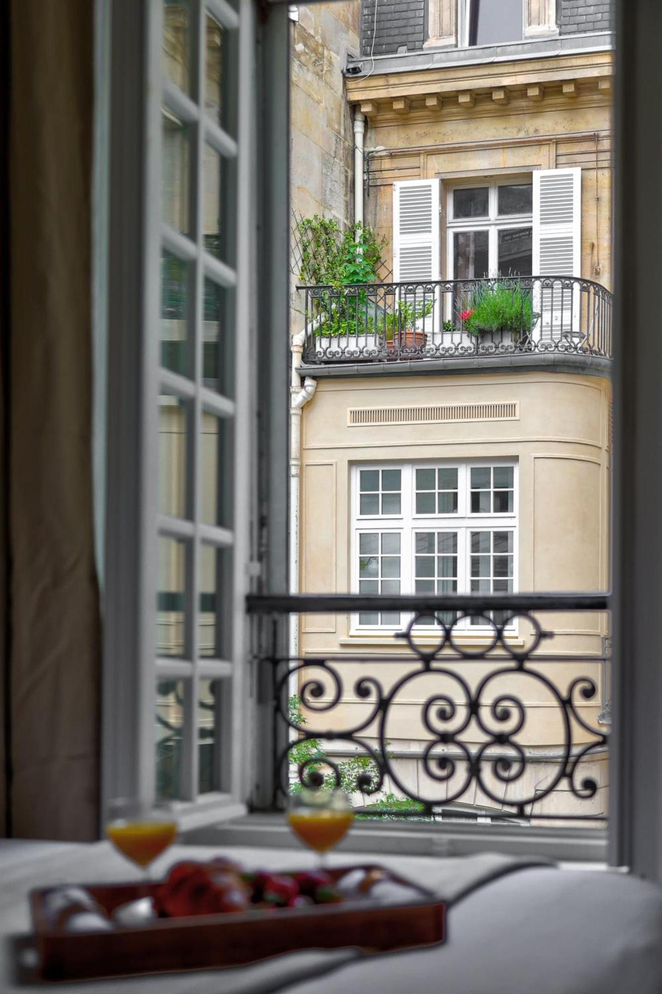 Champs-Elysees - 2Br With Balcony - Cityapartmentstay Parigi Esterno foto