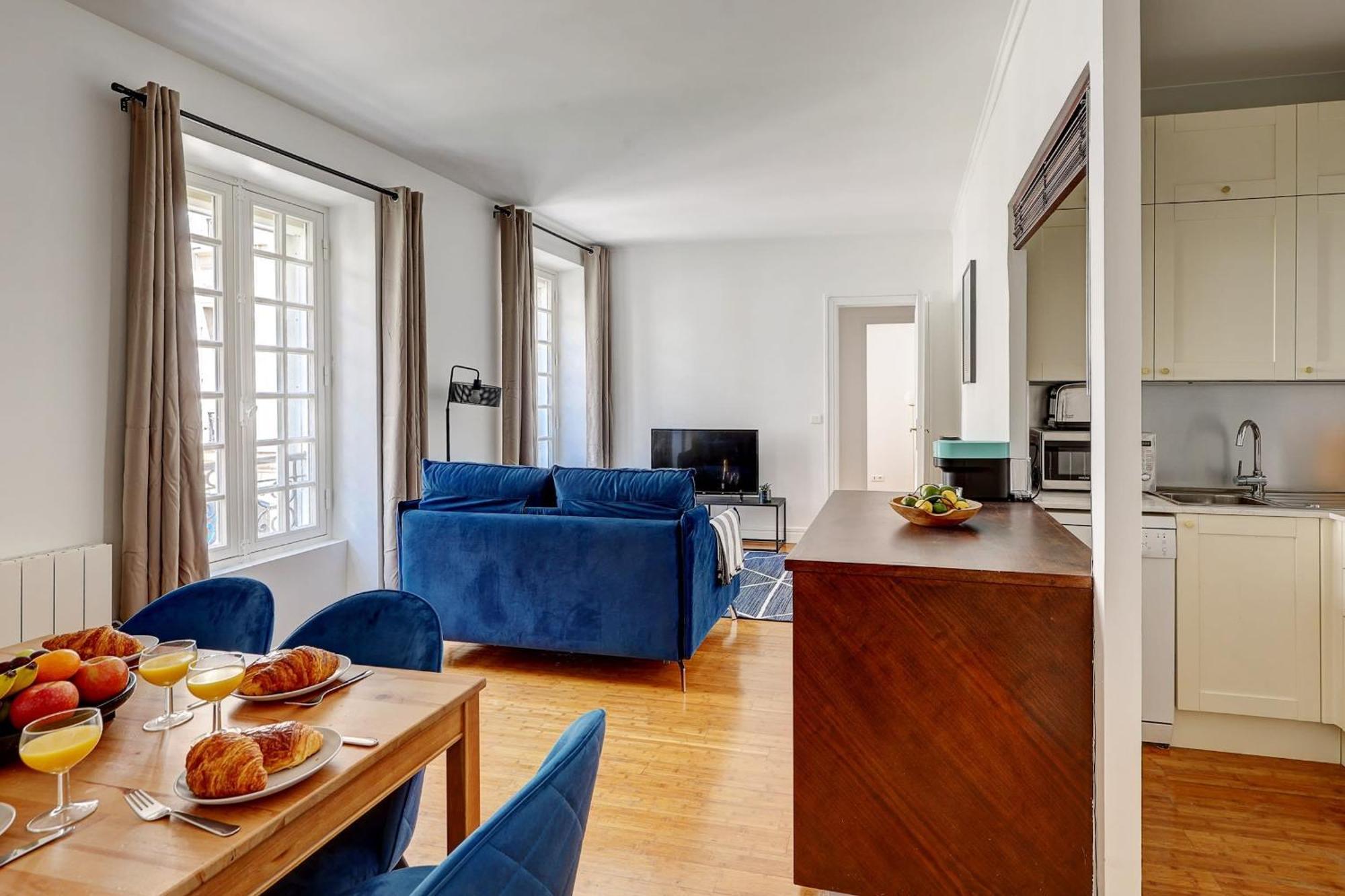 Champs-Elysees - 2Br With Balcony - Cityapartmentstay Parigi Esterno foto
